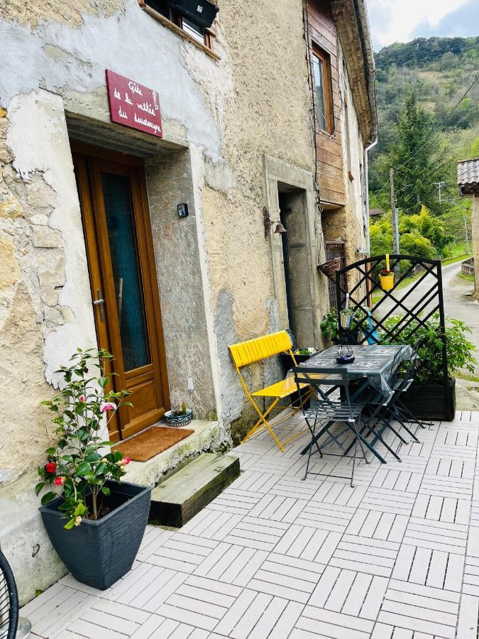 Le Gite De La Vallee Du Douctouyre Dun Экстерьер фото